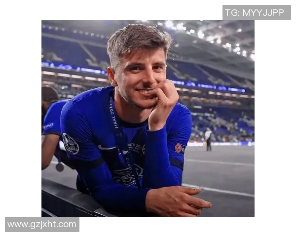 深入探讨三位足球明星的职业生涯与个人魅力