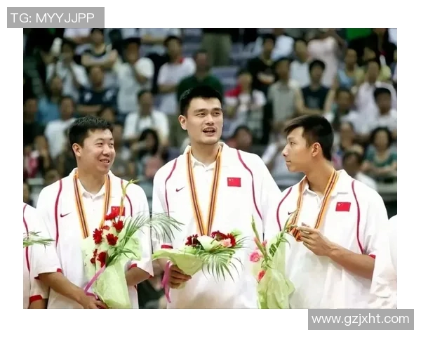 易建联的篮球传奇之路：从青涩少年到国家队核心的奋斗历程与辉煌成就